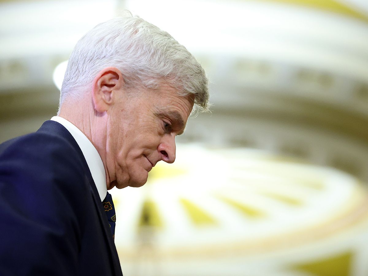 Trump, Republican senators clash over Iran war, president’s refusal to sign housing bill