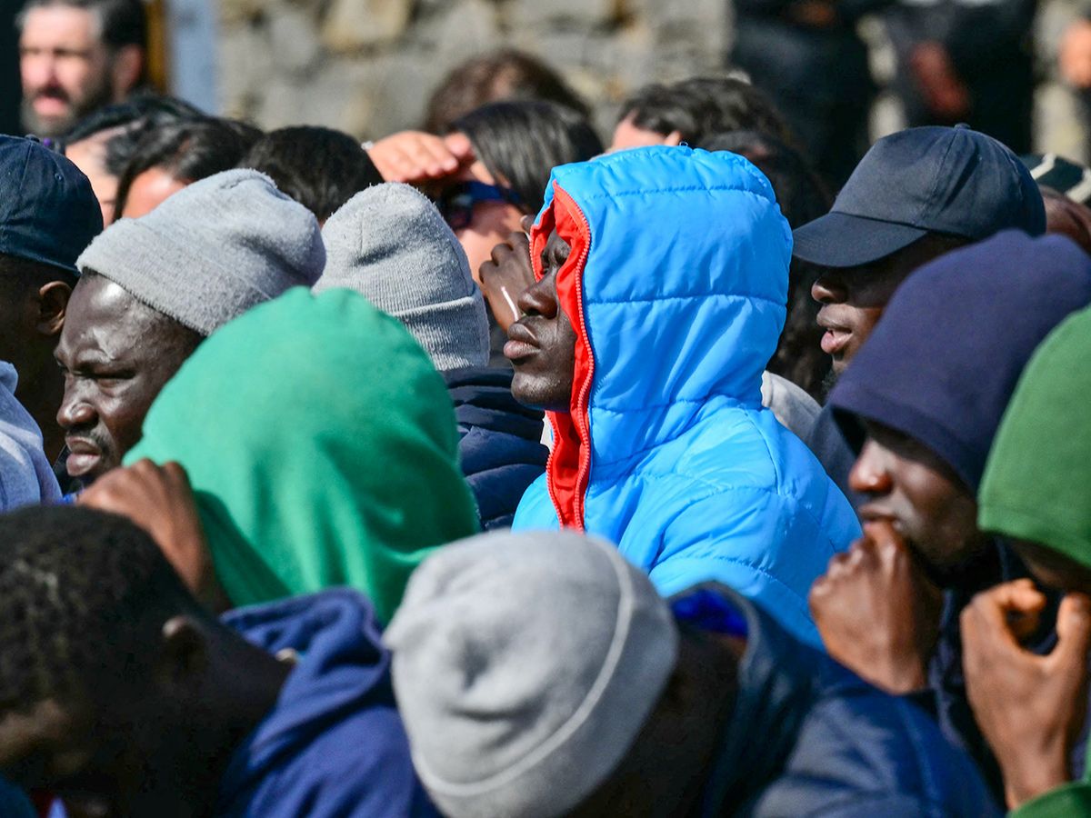 EU lawmakers to approve tougher migration rules, including deportation centres