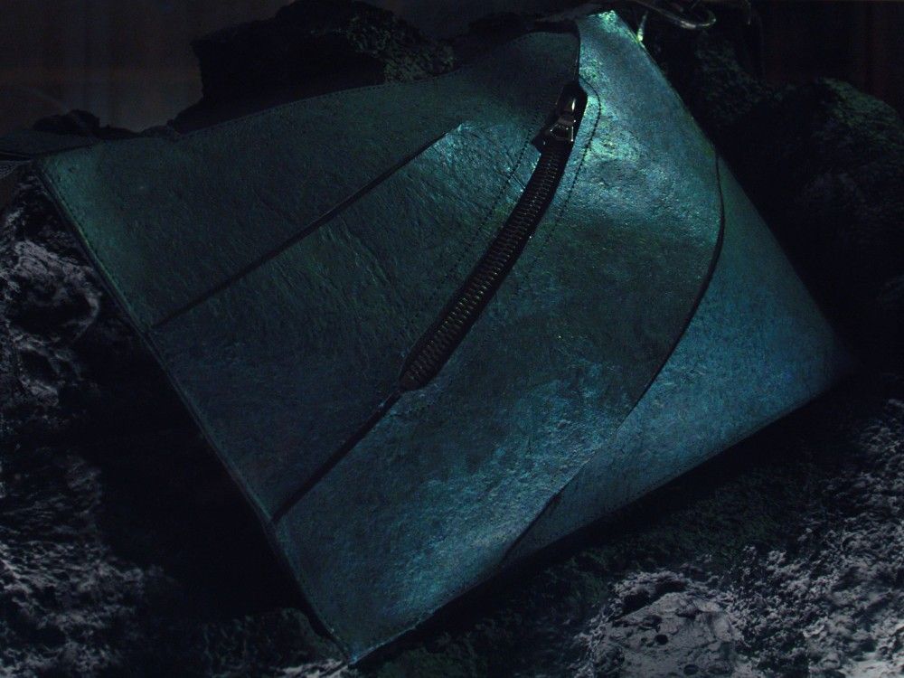 Jurassic purse: Handbag made from ‘T-Rex leather’ 