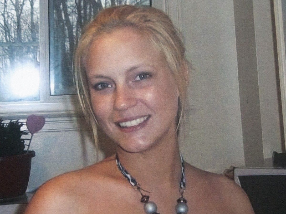 Loretta Saunders. Loretta Saunders.