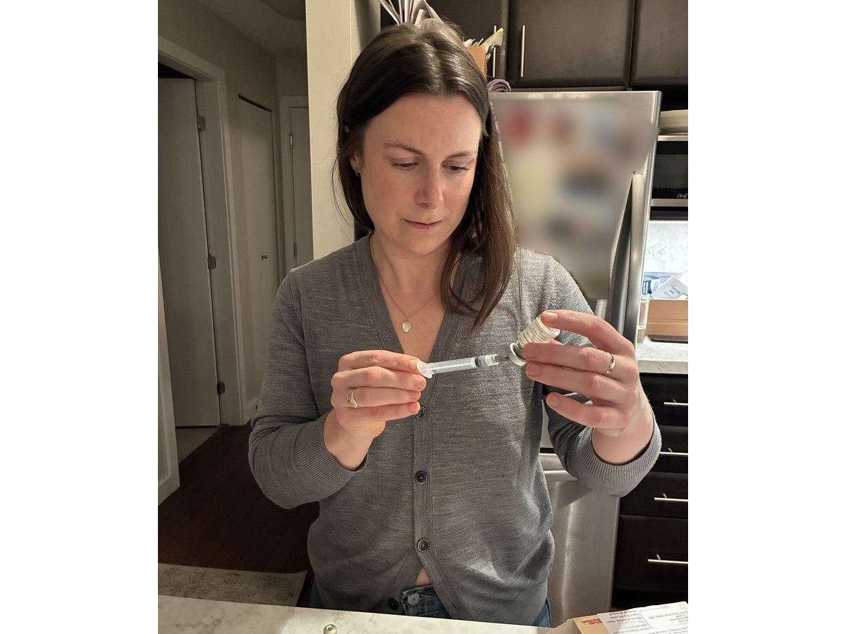 Megan Robinson prepares needles