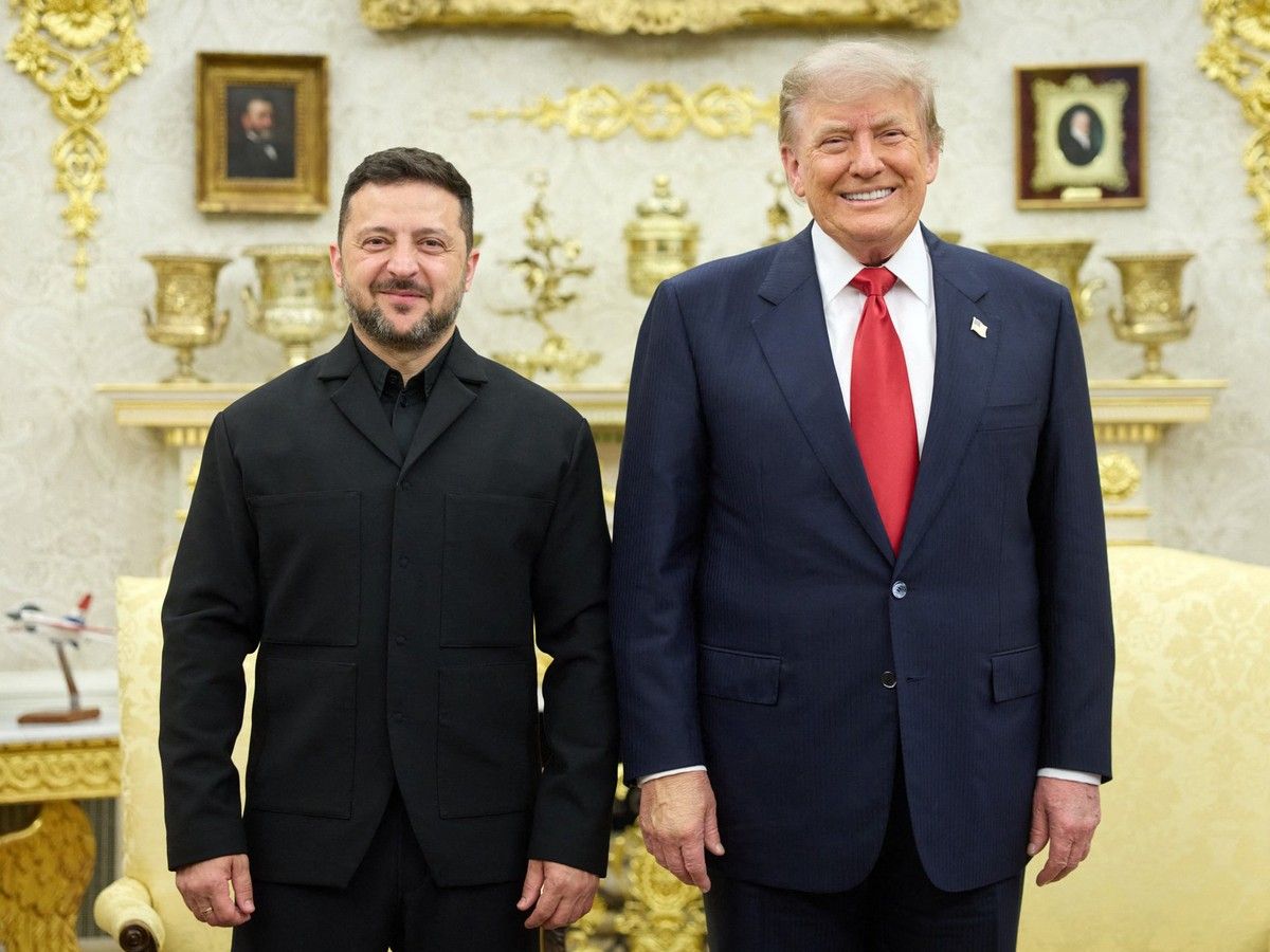  Ukraine’s President Volodymyr Zelensky and U.S. President Donald Trump posing for a photo during their meeting in Washington on July 28.