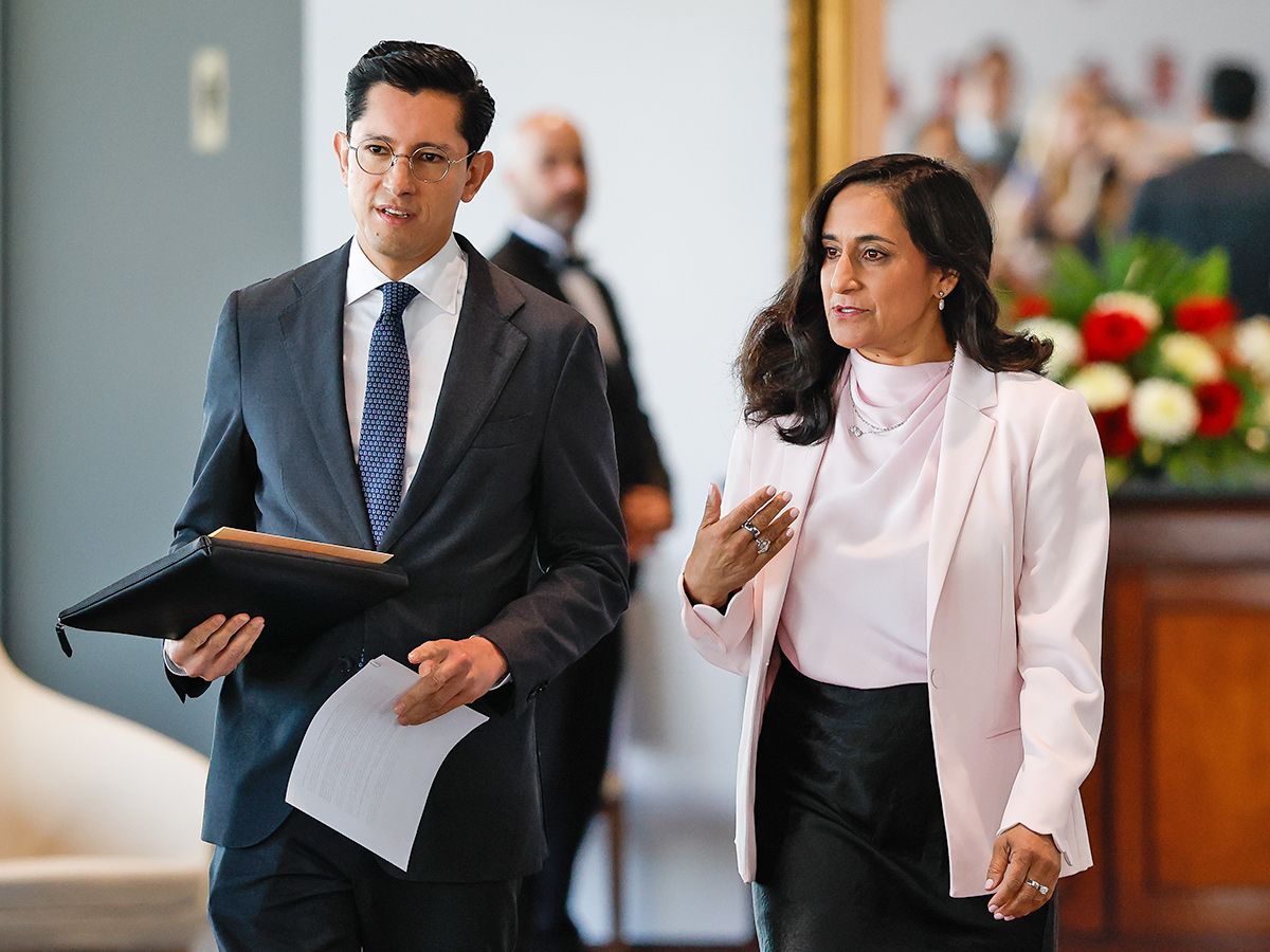 Roberto Velasco Álvarez and Anita Anand.