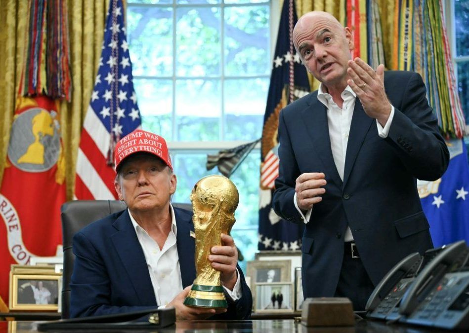 U.S. President Donald Trump called FIFA chief Gianni Infantino to discuss the red card against a star U.S. player. (ANDREW CABALLERO-REYNOLDS/AFP/File)