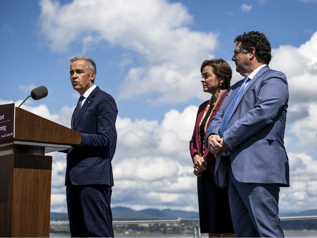  Canadian Prime Minister Mark Carney speaks about the trade dispute with the United States at the Davie Shipyard in Levis, Quebec, Canada on August 24, 2026.