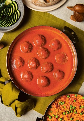 Albóndigas (meatballs)