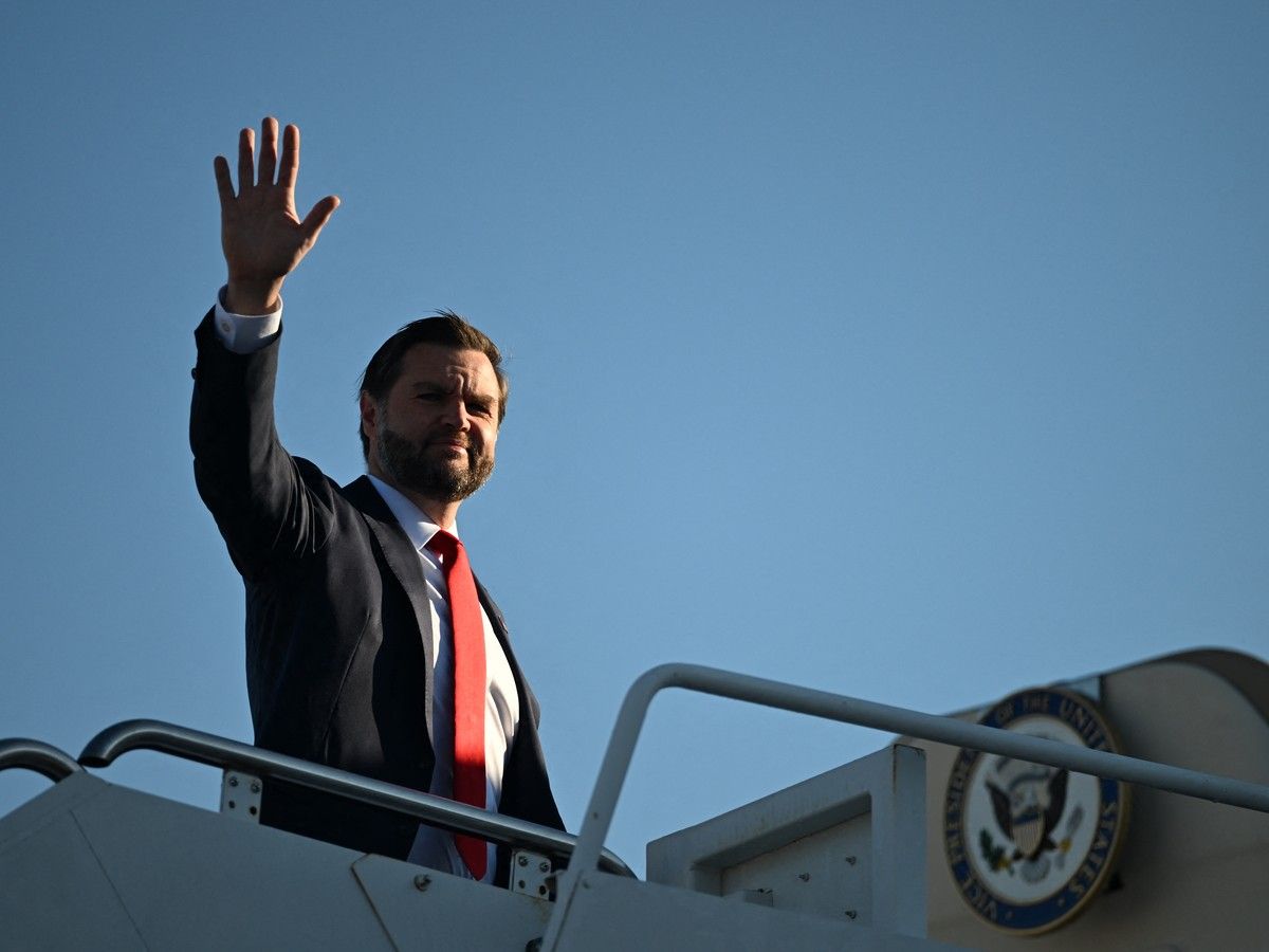 Vice President JD Vance waves as he boards Air Force Two at Joint Base Andrews, Maryland, on Sept. 30, 2026, en route to Harlingen and Brownsville, Texas, to headline political events and support Republican candidates ahead of the midterm elections. Vice President JD Vance waves as he boards Air Force Two at Joint Base Andrews, Maryland, on Sept. 30, 2026, en route to Harlingen and Brownsville, Texas, to headline political events and support Republican candidates ahead of the midterm elections.