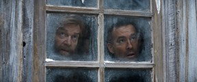 Kenneth Branagh and Ryan Reynolds in Mayday.
