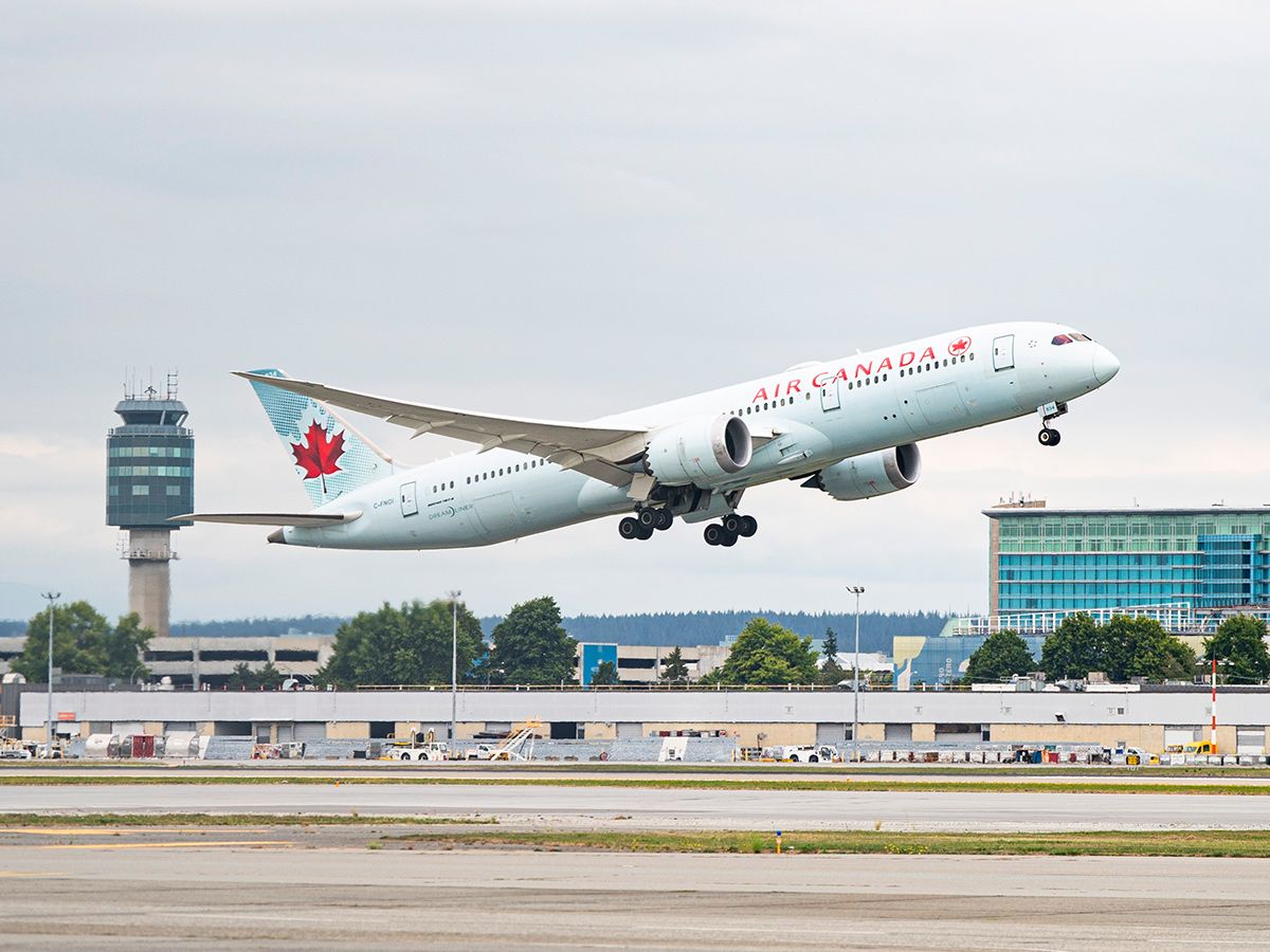 Chris Selley: Hating our airports is just what Canadians do. Demanding they improve isn’t