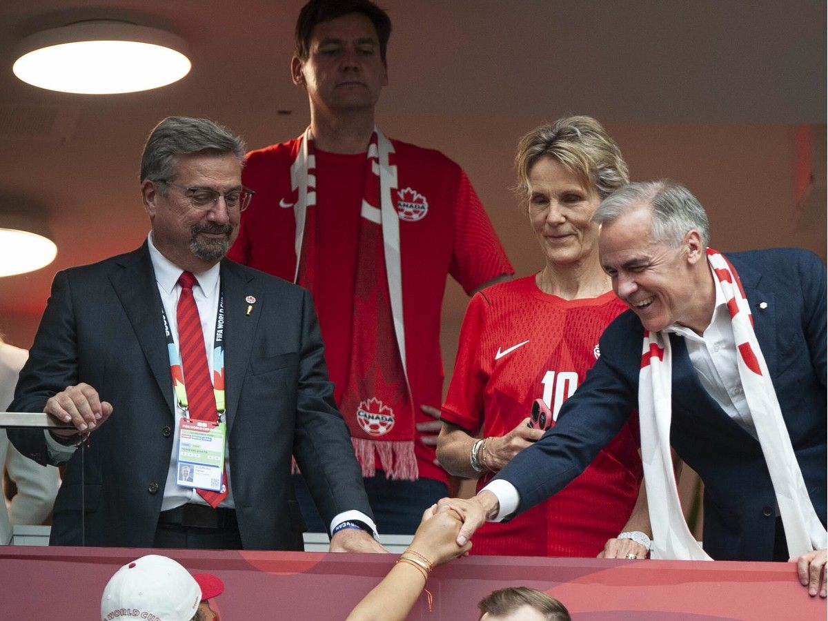 Mark Carney and his wife, Diana Fox Carney