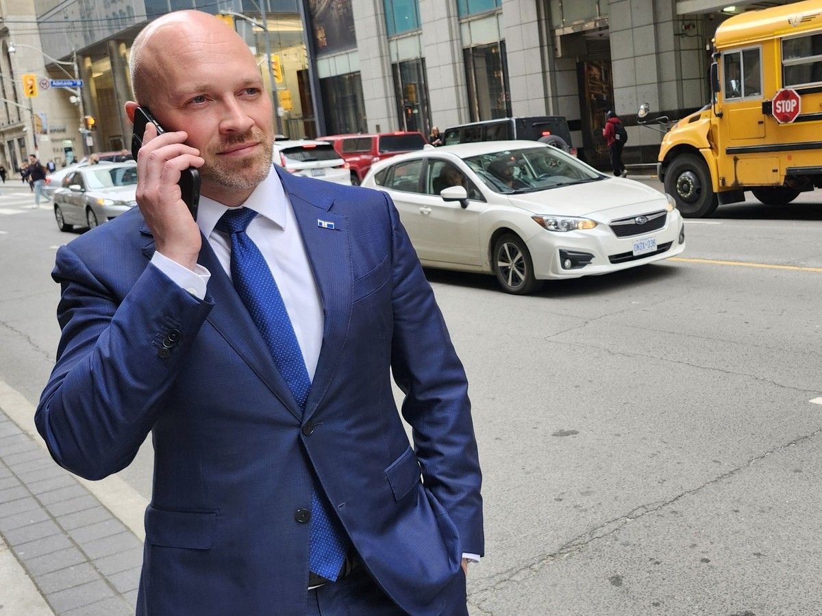 Bradford closing in on Chow in Toronto mayoral race: new research