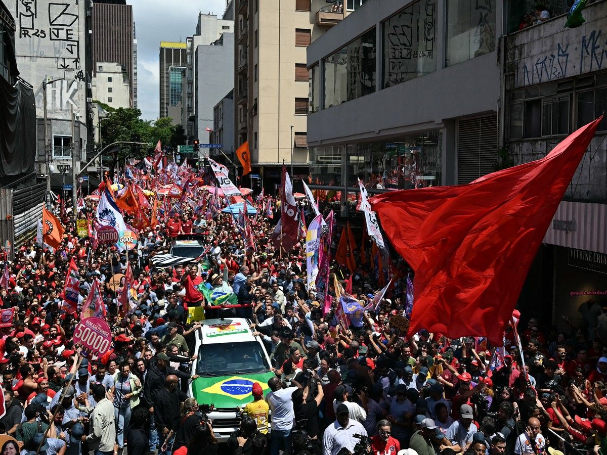 Lula, Bolsonaro in final push for votes ahead of knife-edge election in Brazil