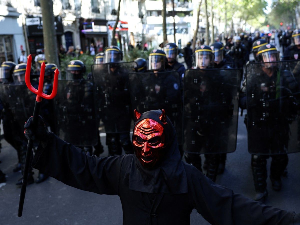 Michael Murphy: The students glorifying terrorists as they riot across France