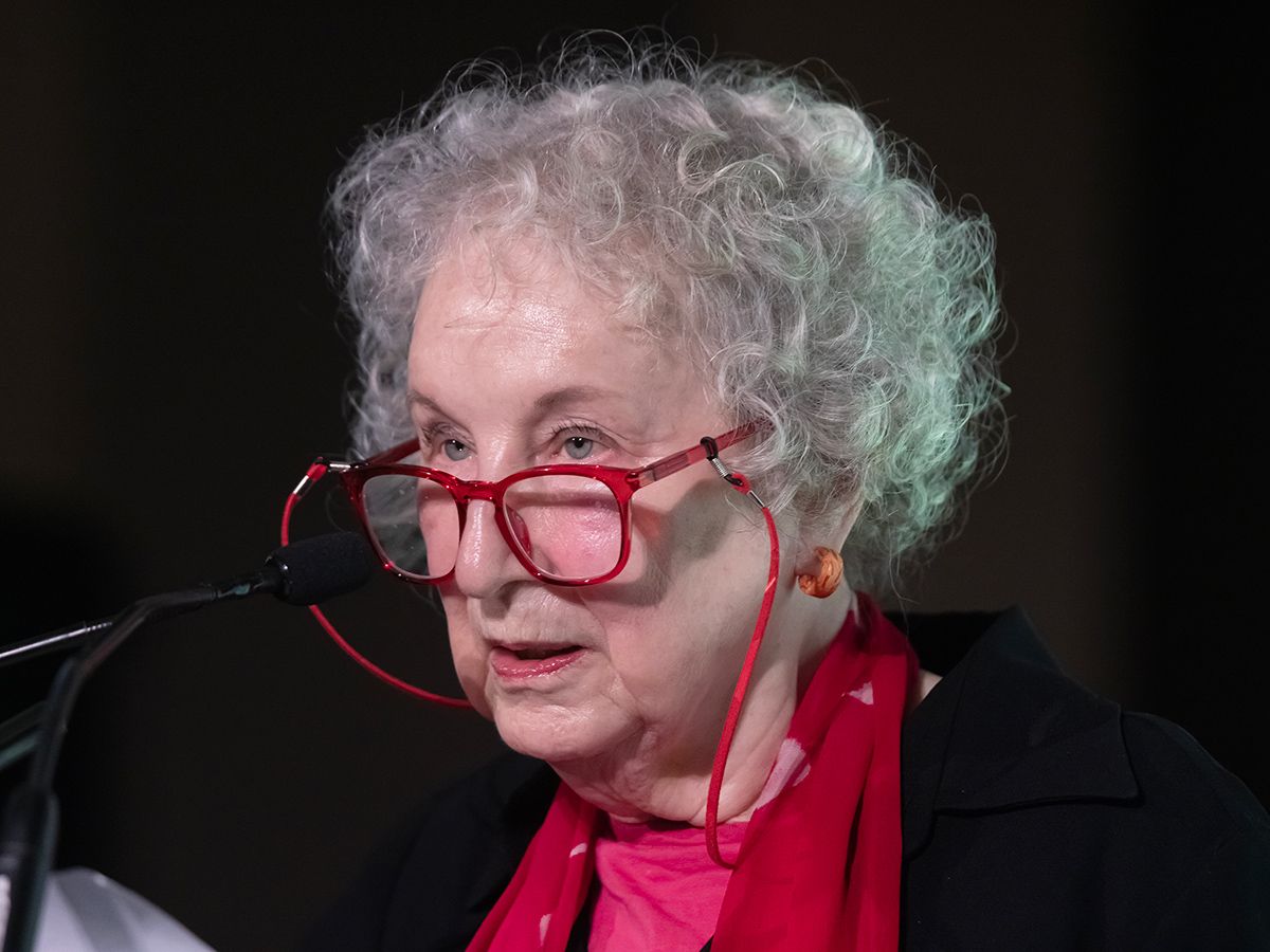 Margaret Atwood tells journalists to ‘search deep within your hearts’ over Steven Galloway coverage