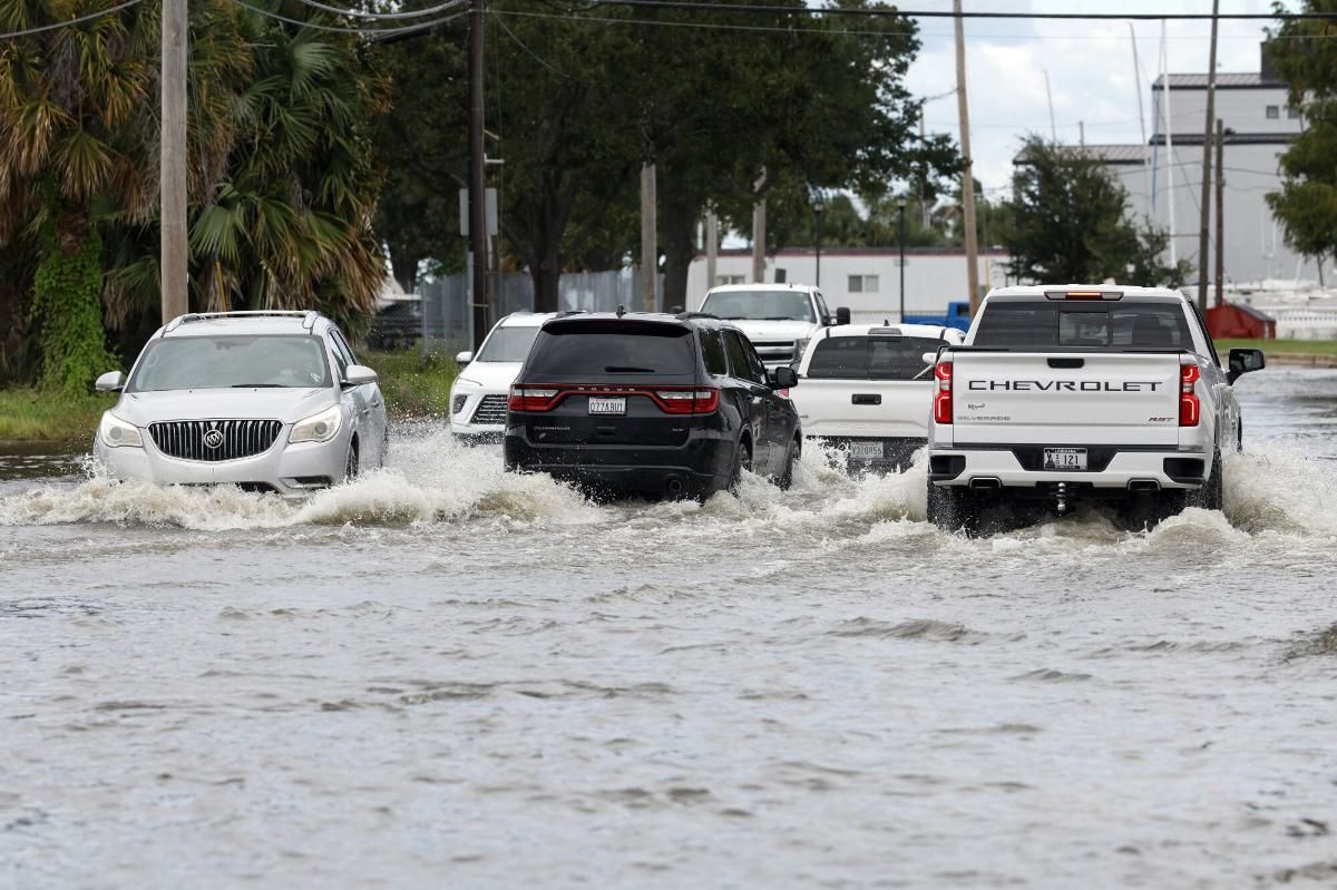 Isaias brings rain, wind and leaves thousands without power