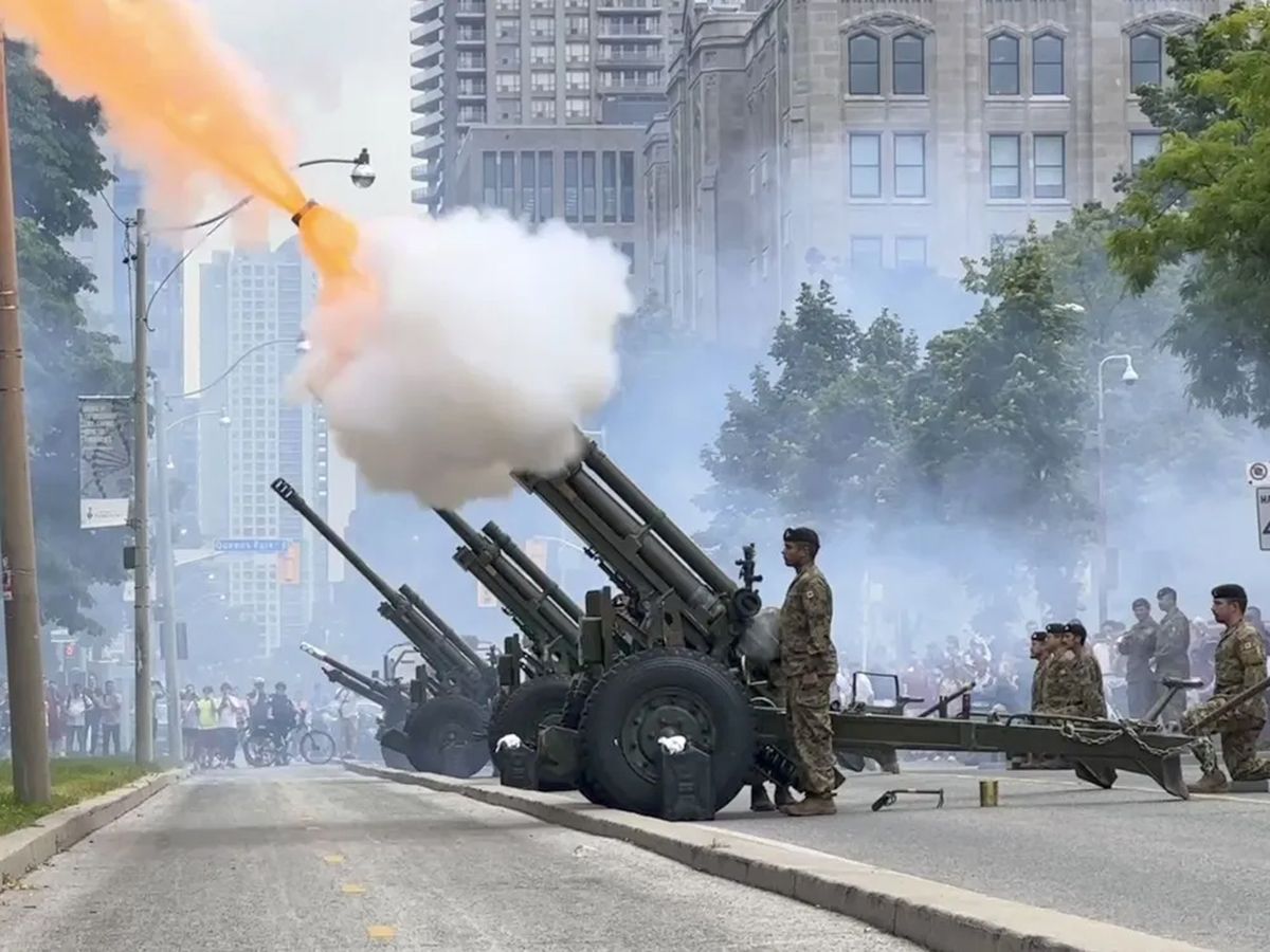 多伦多第三名士兵被控参与绑架案调查，此前警方在该案中发现军用弹药