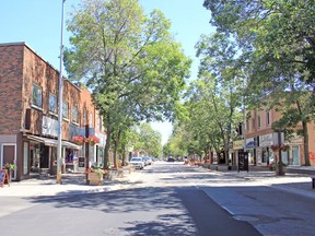 A street view of Queen Street, Sault Ste. Marie, Ont.