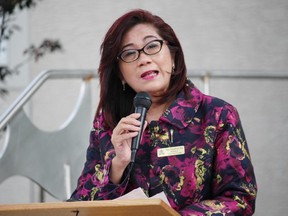 Seniors Minister Josephine Pon thanked Heartland Housing Foundation staff for their quick response to welcoming wildfire evacuees from the Town of La Crete in late May.
Lindsay Morey/News Staff