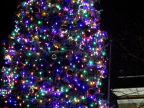 Downtown Association's Christmas tree lighting on Queen Street East in Sault Ste. Marie, Ont., on Thursday, Nov. 21, 2019. (BRIAN KELLY/THE SAULT STAR/POSTMEDIA NETWORK)