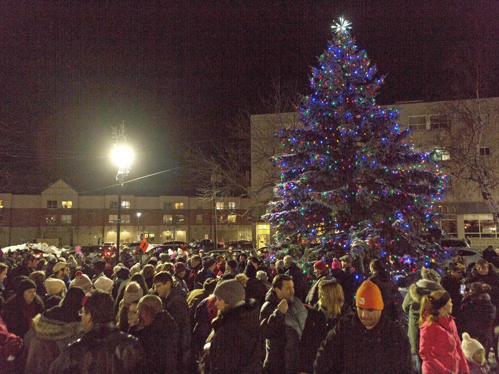 Thousands expected at downtown Christmas walk North Bay Nugget