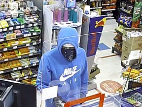 Brantford police on Thursday released a photo of a male suspect sought in the June 8 robbery at a convenience store located near Erie and Gladstone avenues.  


 

An unidentified male suspect, with face covered, brandished a firearm and demanded money from the store clerk.

 

The unidentified male suspect obtained an undisclosed amount of money and fled the scene in a black vehicle. Individuals in the store were unharmed.

 

Suspect Description: Male, early 20's, wearing a black mask
