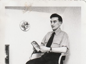 Old Les in his first easy chair, circa 1949