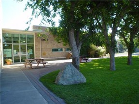 pinchercreek_library_building