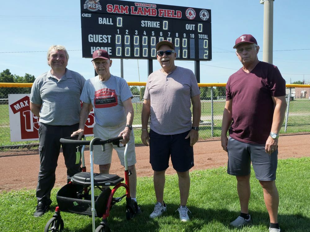 Tillsonburg baseball field scores new sign The Woodstock Sentinel Review