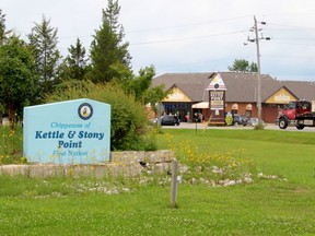 Vehicles approach Kettle and Stony Point First Nation on Tuesday August 4, 2020 in Lambton Shores, Ont. (Terry Bridge/Sarnia Observer)