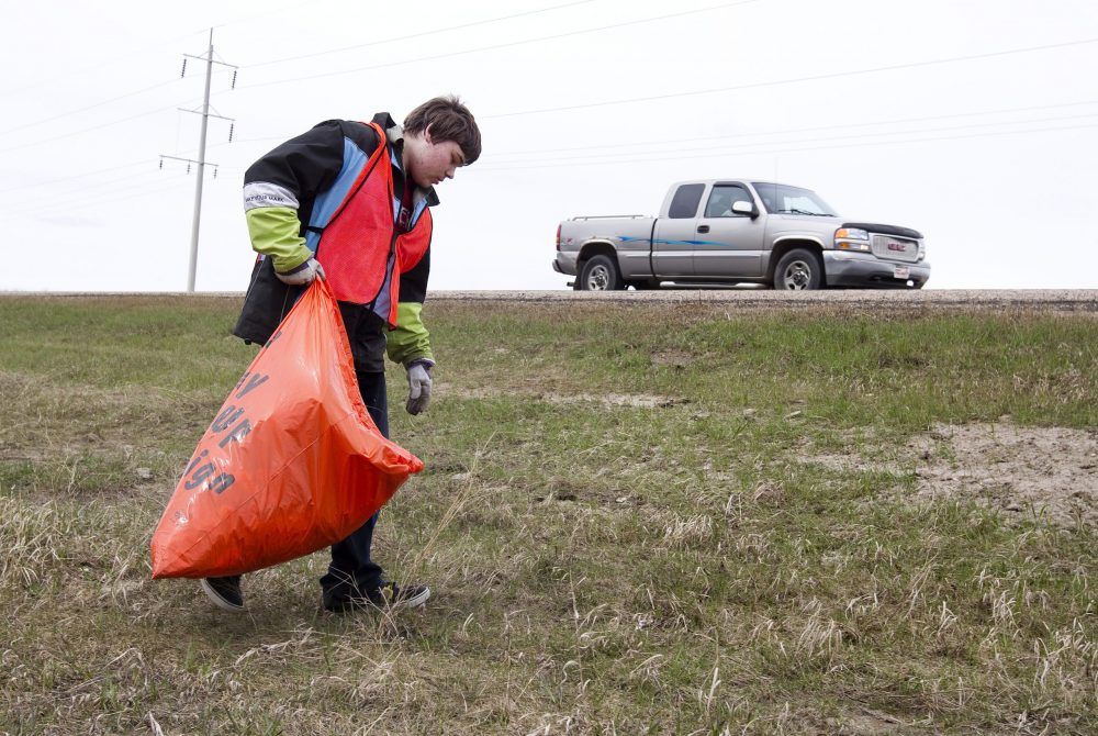 Volunteers cleaning up trash along highways Grande Prairie Daily