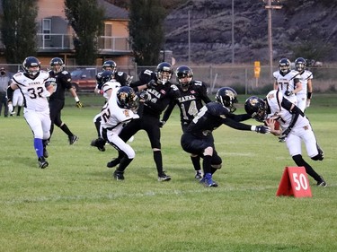 The Hanna Hawks football team headed to Drumheller to face off against the Titans on Sept. 25. The scrimmage allowed both sides to finess their plays and spectators a chance to see their teams in action. The Titans will be in Hanna on Oct. 2 for another round. Jackie Irwin/Postmedia