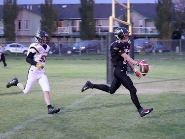 The Hanna Hawks football team headed to Drumheller to face off against the Titans on Sept. 25. The scrimmage allowed both sides to finess their plays and spectators a chance to see their teams in action. The Titans will be in Hanna on Oct. 2 for another round. Jackie Irwin/Postmedia