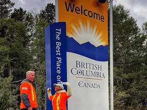 Starting in Walsh at the Saskatchewan border, Gary Mason and Tracey Paluk reached their goal of walking 374 kms across Alberta to the BC border, raising $10,000 for Crohn's and Colitis Canada while educating people about the diseases.