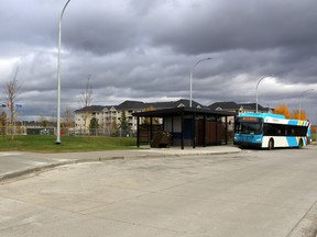 A bus is stopped at the turnout in Timberlea in Fort McMurray on Tuesday, October 6, 2020. Laura Beamish/Fort McMurray Today/Postmedia Network