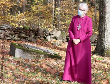 Archbishop Linda Nicholls, primate of the Anglican Church of Canada, visits Shingwauk Cemetery at Algoma University on Saturday, Oct. 17, 2020 in Sault Ste. Marie, Ont. (BRIAN KELLY/THE SAULT STAR/POSTMEDIA NETWORK)