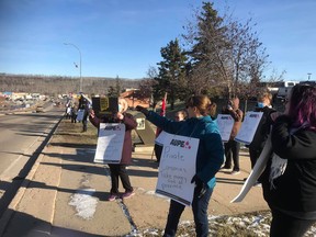 AUPE members protest outside the Northern Lights Regional Health Centre on Monday, October 26, 2020. Supplied Image/Lynne Jones