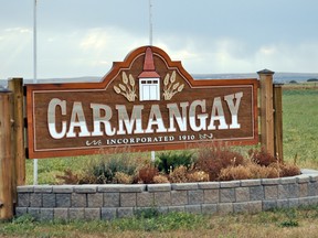 Carmangay village sign