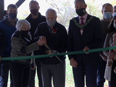 Dorothy and Jim Leslie were recognized in Woodstock, Ont. at the pavilion in Roth Park on Wednesday October 21, 2020 for a significant financial contribution that helped build the walkway between the south and north shores on the Pittock Dam. (Greg Colgan/Woodstock Sentinel-Review)