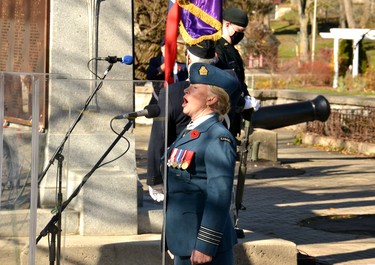 Loreena McKennitt, an honorary colonel with the Royal Canadian Airforce, sings O’ Canada at the beginning of Wednesday’s Stratford Remembrance Day ceremony. Galen Simmons/The Beacon Herald/Postmedia Network