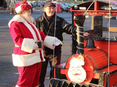 Santa Claus arrived early in Cornwall and managed to check out some of the exhibits at the event that was held in  his honor. Photo on Saturday, November 28, 2020, in Cornwall, Ont. Todd Hambleton/Cornwall Standard-Freeholder/Postmedia Network