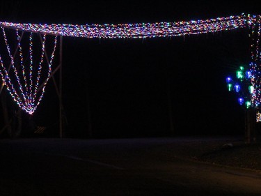 A drive-through display in Gray's Creek. Photo on Thursday, December 3, 2020, in Cornwall, Ont. Todd Hambleton/Cornwall Standard-Freeholder/Postmedia Network