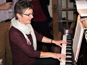 Long-time music teacher and musical community activist Lisa Dawdy-Kennette is being described as a "fine musician, a terrific teacher and a wonderful person" after her recent death.
