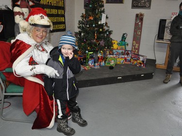 Logan and Mrs. Claus on Saturday December 12, 2020 in Cornwall, Ont. Francis Racine/Cornwall Standard-Freeholder/Postmedia Network