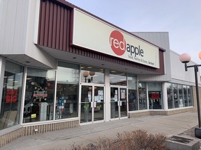 The Province announced enforcement officers handed out fines to several businesses earlier this month including a $5,000 fine given to Red Apple in Portage la Prairie after the business defied public health orders. (Aaron Wilgosh/Postmedia)