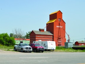 Nanton-grain elevators