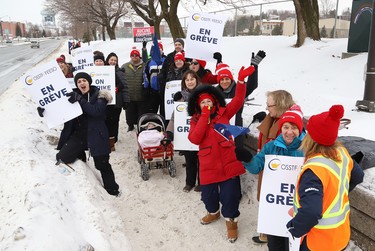 Support staff with Conseil scolaire catholique Nouvelon and  Conseil scolaire public du Grand Nord de l'Ontario take part in a one-day strike in Sudbury, Ont. on Wednesday January 15, 2020. John Lappa/Sudbury Star/Postmedia Network
