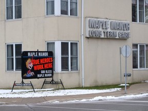 A sign outside Maple Manor in Tillsonburg reads 'true heroes work here.' (Chris Abbott/Tillsonburg News)