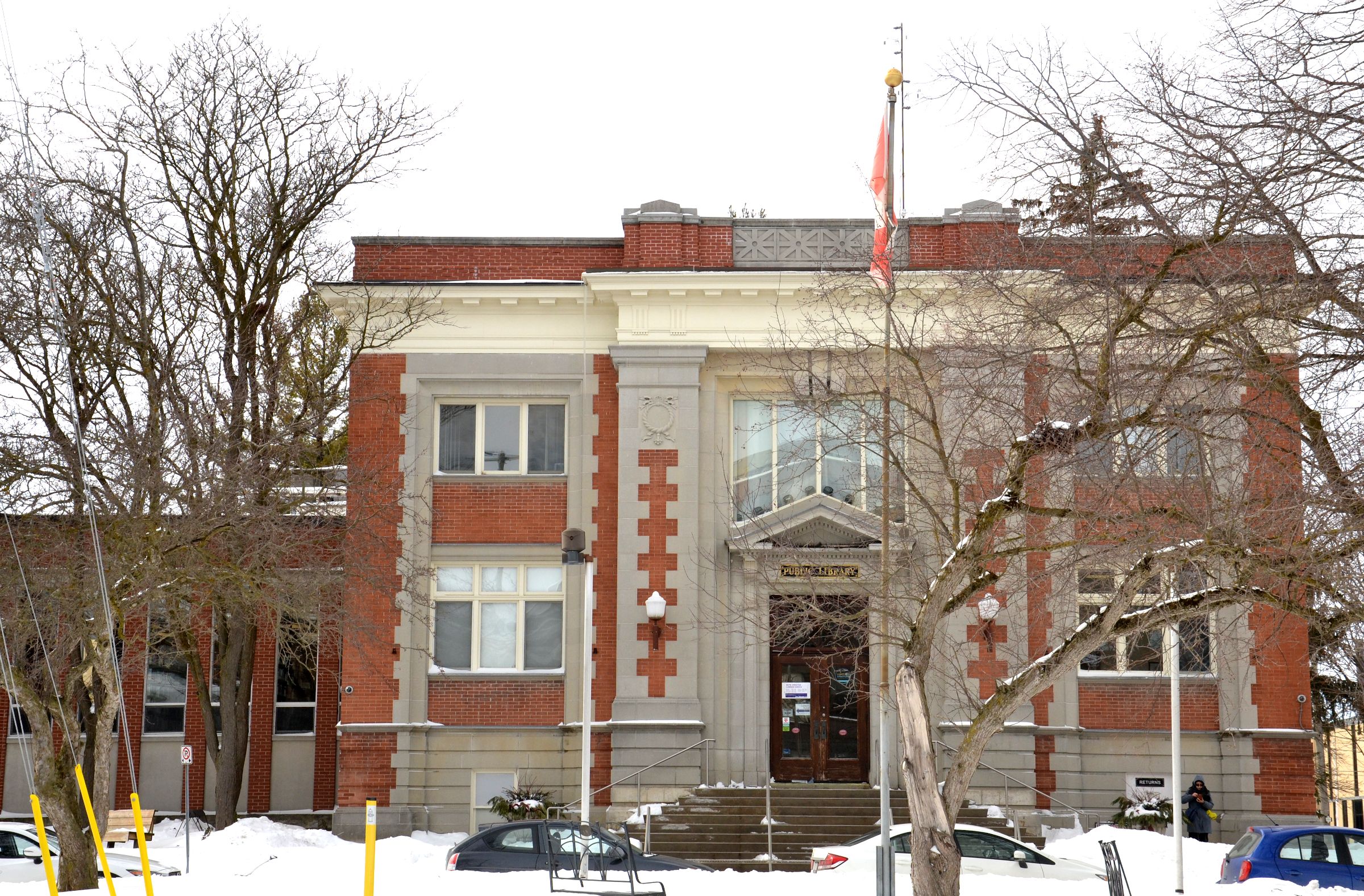 Stratford library reopening doors to the public without appointment