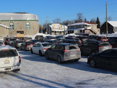 The 9 a.m. parking lot mass. Photo on Sunday, January 31, 2021, in St. Andrews West, Ont. Todd Hambleton/Cornwall Standard-Freeholder/Postmedia Network