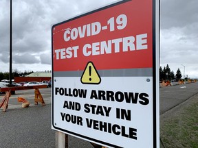 A sign at Brockville's Memorial Centre directs people to the COVID-19 assessment facility. (RONALD ZAJAC/The Recorder and Times)